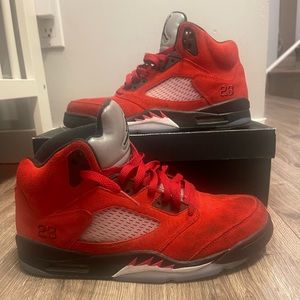 Jordan 5 raging bull’s